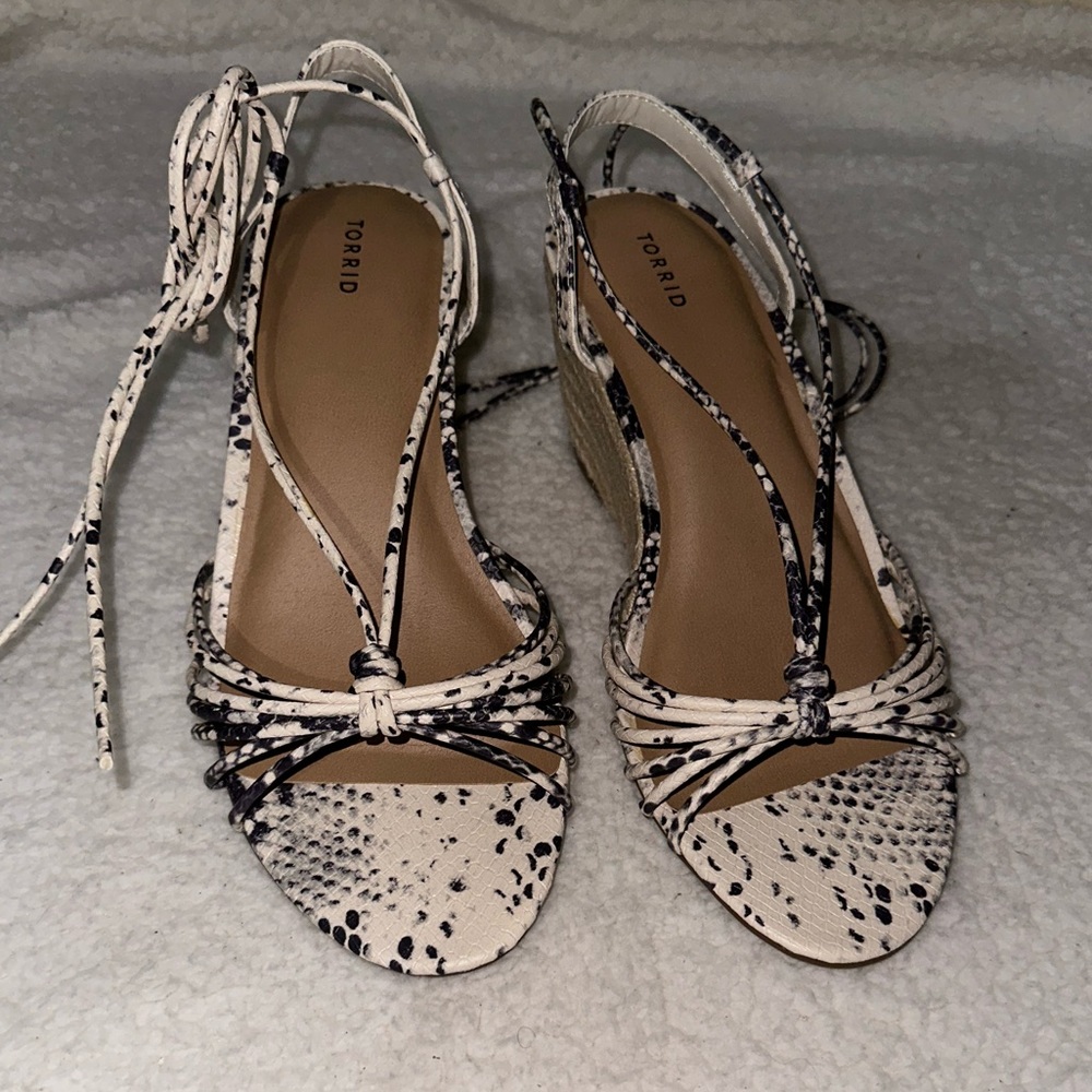 Torrid Snakeskin Pattern Espadrilles, Size 11.5 Wide Width